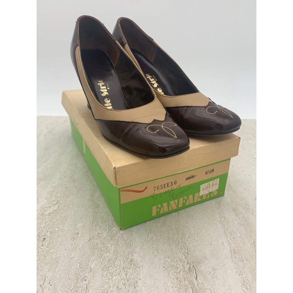 Vintage 70s Life Stride Pumps 7 Brown Tan Patent Leather Heels USA Box